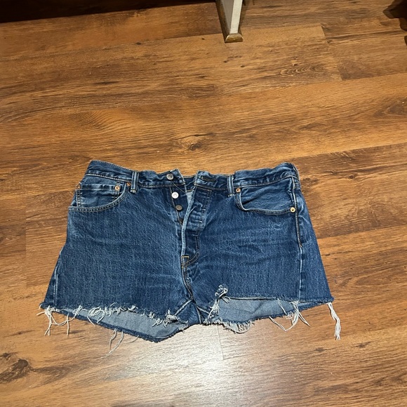 Levi’s button fly 501 frayed jean shorts size 34 waist - Picture 8 of 16